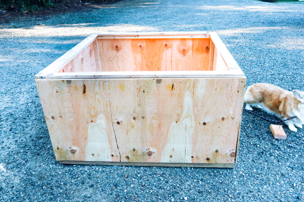 Brooder box for raising baby chicks